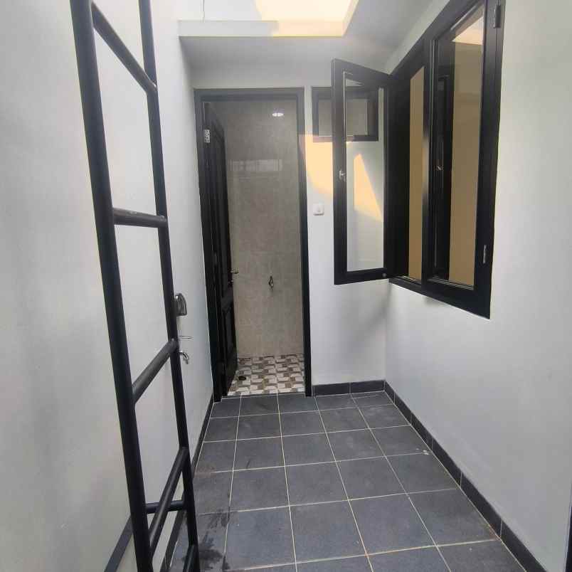 dijual rumah jl rawamangun jakarta timur
