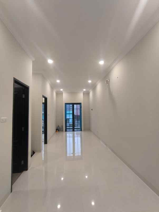 dijual rumah jl rawamangun jakarta timur