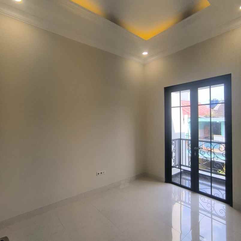 dijual rumah jl rawamangun jakarta timur