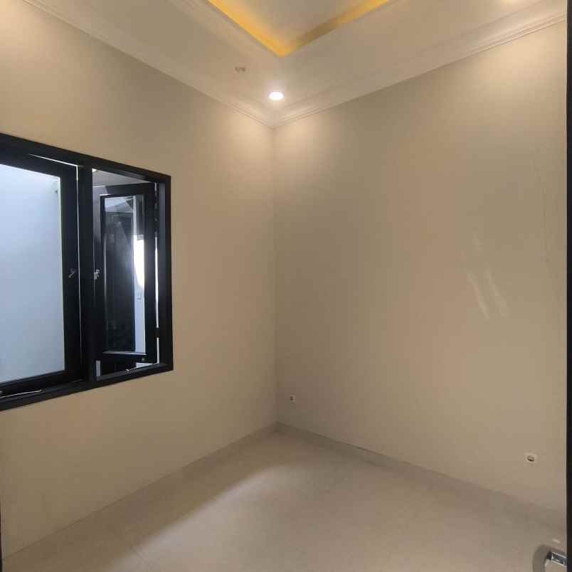 dijual rumah jl rawamangun jakarta timur