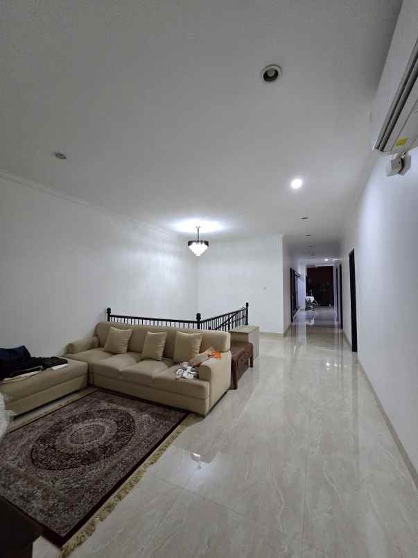 dijual rumah jl raya duren sawit