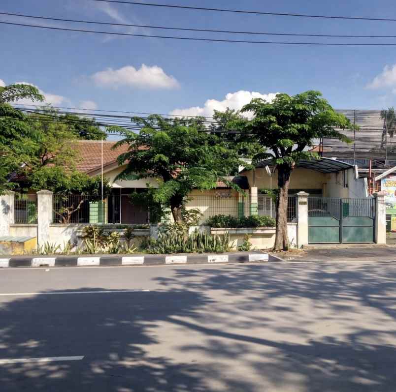 dijual rumah jl raya merr ir soekarno