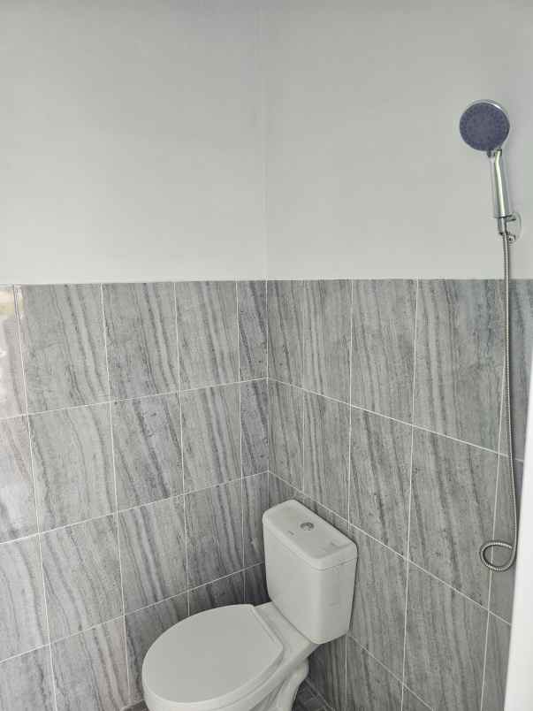 dijual rumah jl raya pakuhaji kp