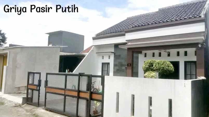 dijual rumah jl raya pasir putih