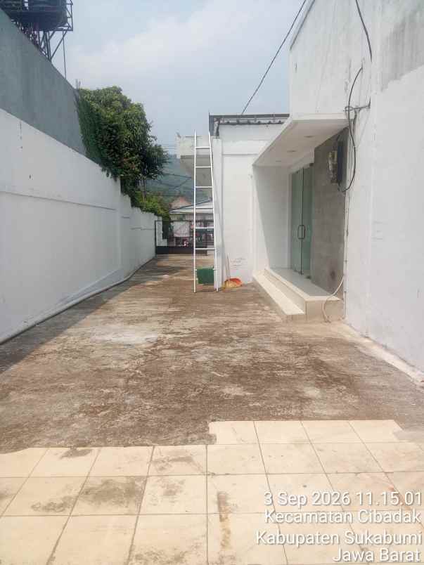 dijual rumah jl raya siliwangi