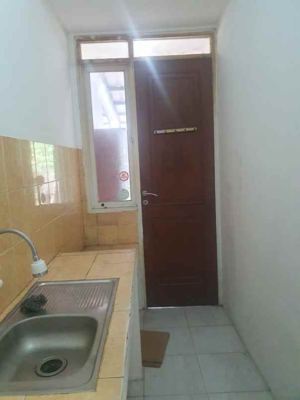 dijual rumah jl raya tanjung barat