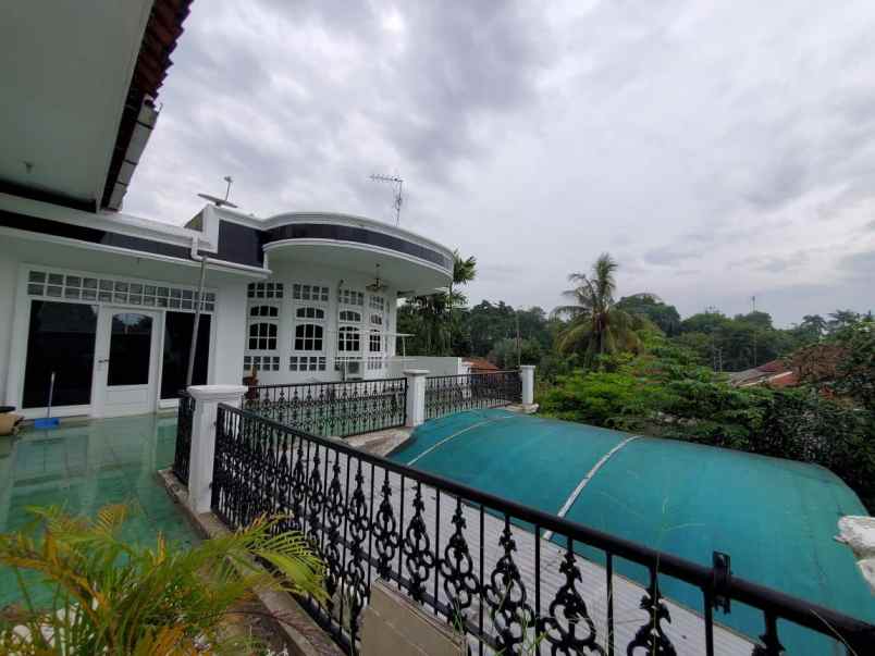 dijual rumah jl re martadinata