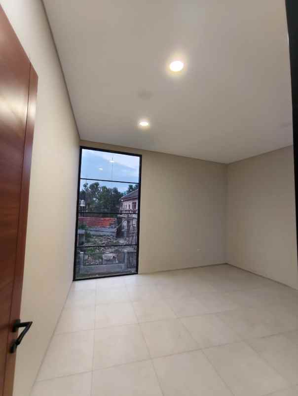 dijual rumah jl riung bandung