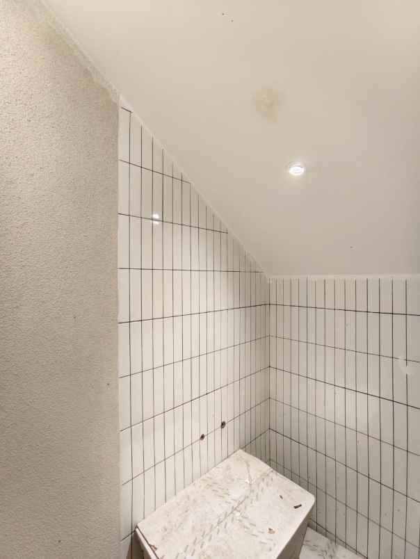 dijual rumah jl riung bandung