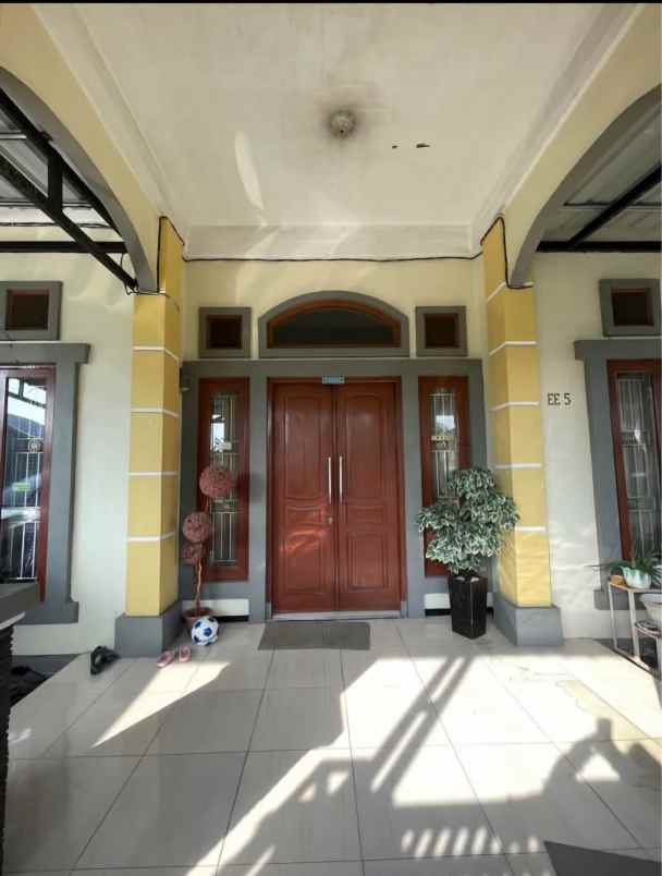 dijual rumah jl suka karya