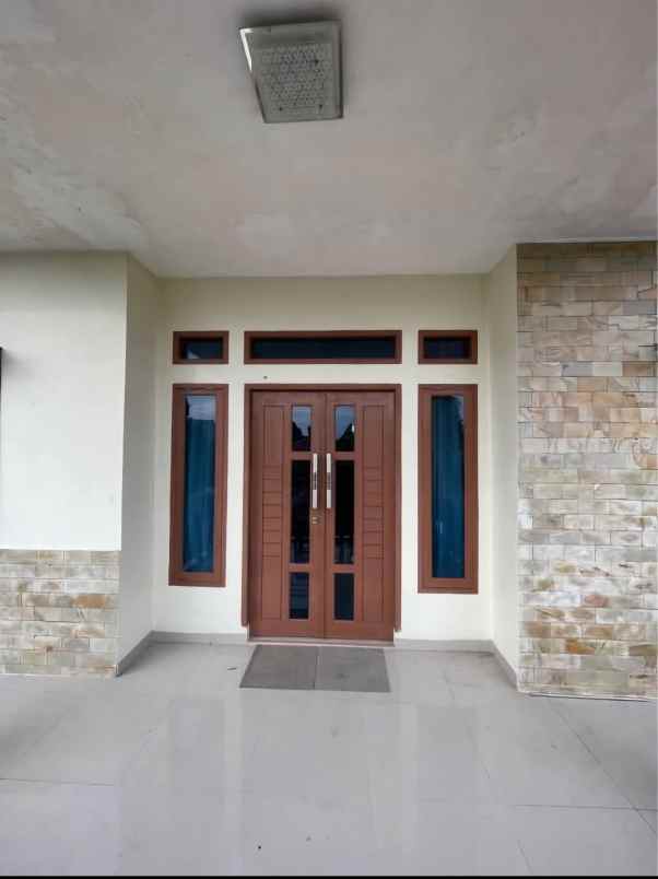 dijual rumah jl suka karya