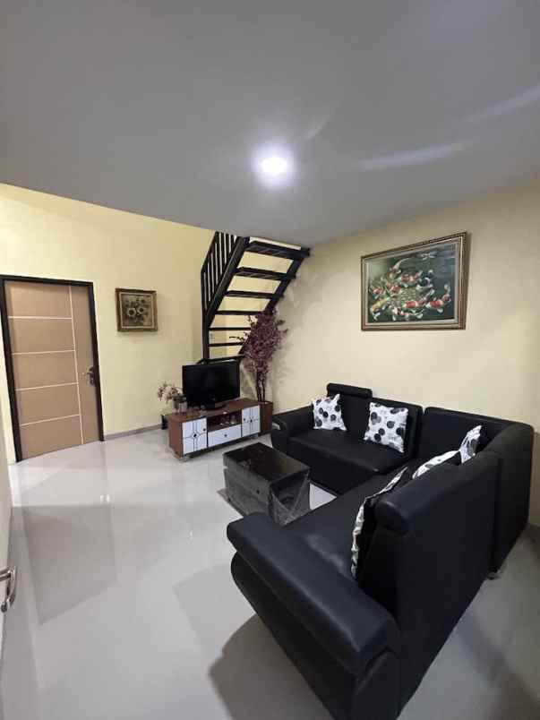 dijual rumah jl wr supratman lubang buaya