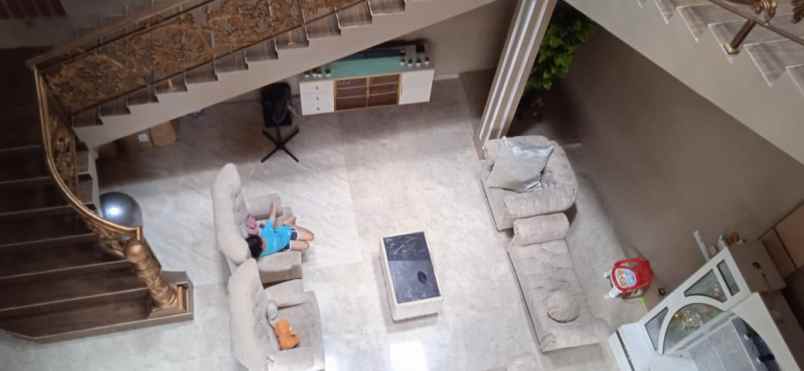 dijual rumah jln rusa