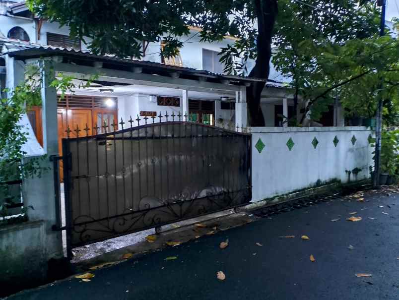 dijual rumah joglo