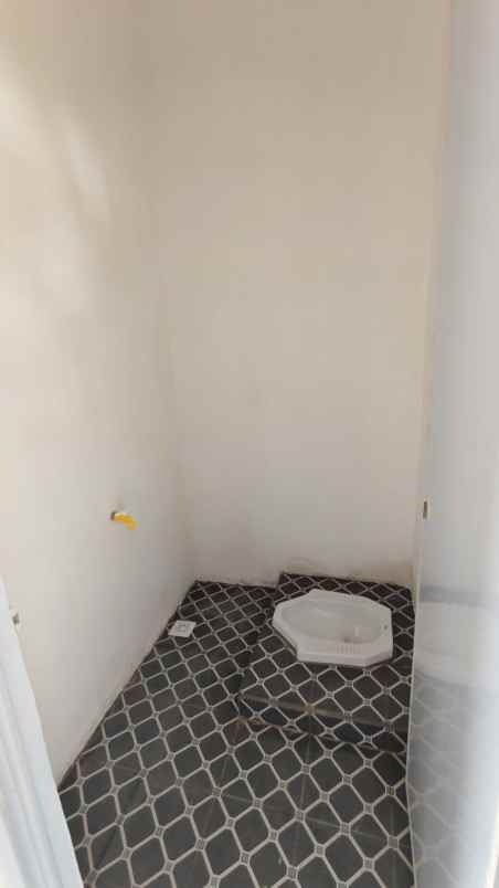 dijual rumah kambingan
