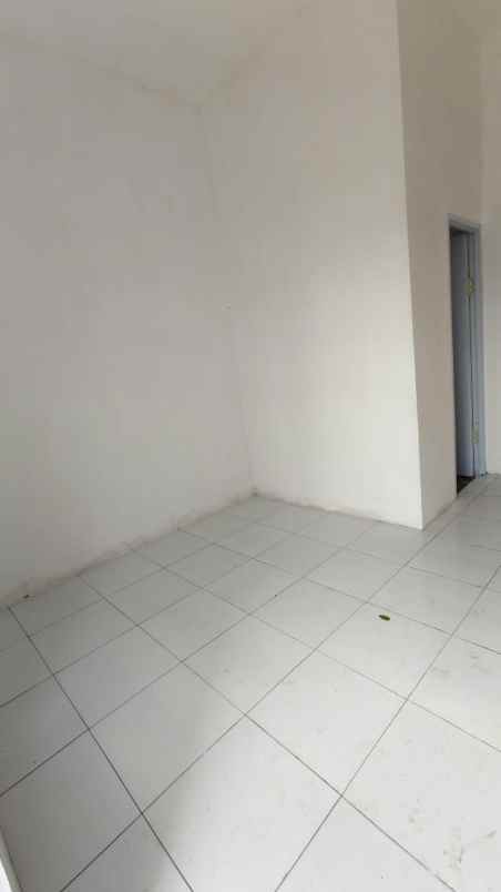 dijual rumah kambingan