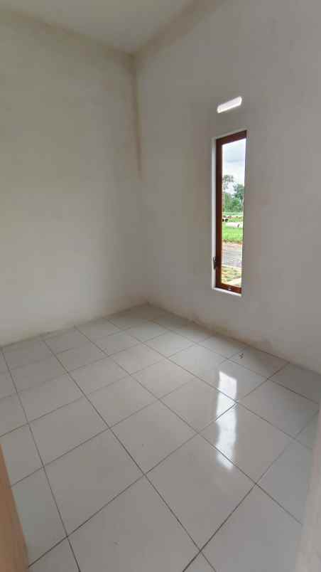 dijual rumah kambingan