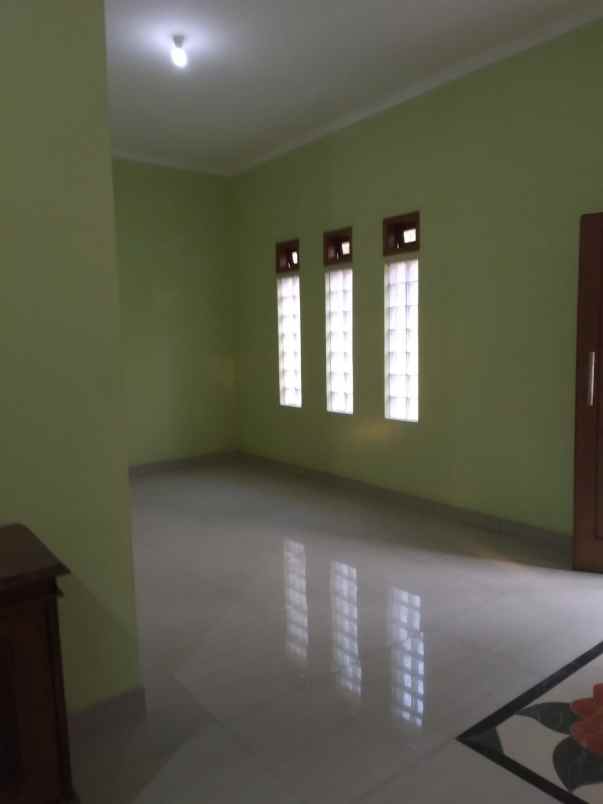 dijual rumah kavlingan bri