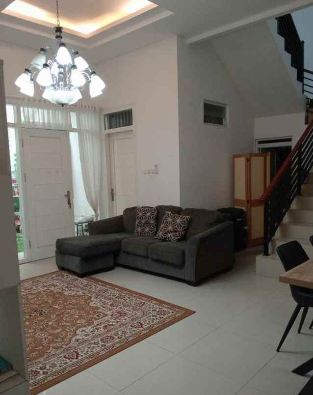 dijual rumah kawaluyaan