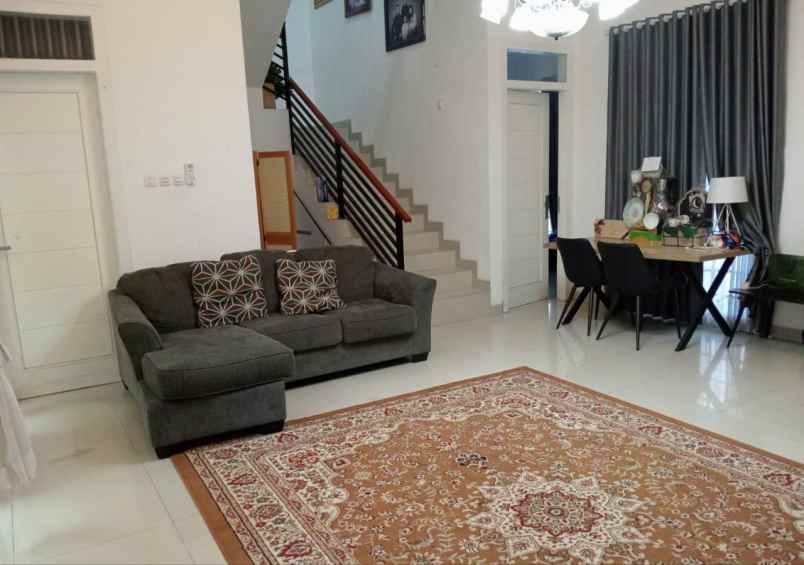 dijual rumah kawaluyaan