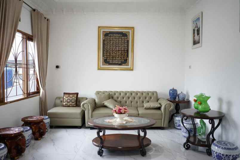 dijual rumah kebon jeruk