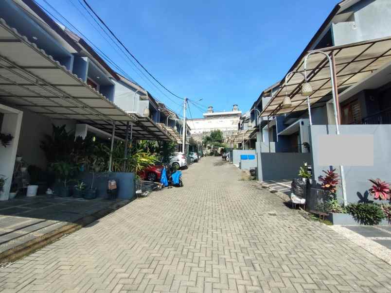 dijual rumah kec parongpong