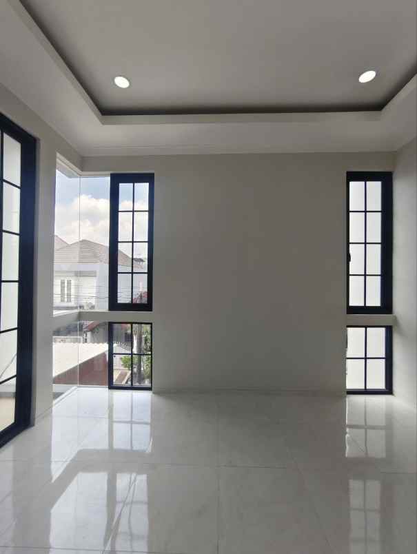 dijual rumah kedung baruk