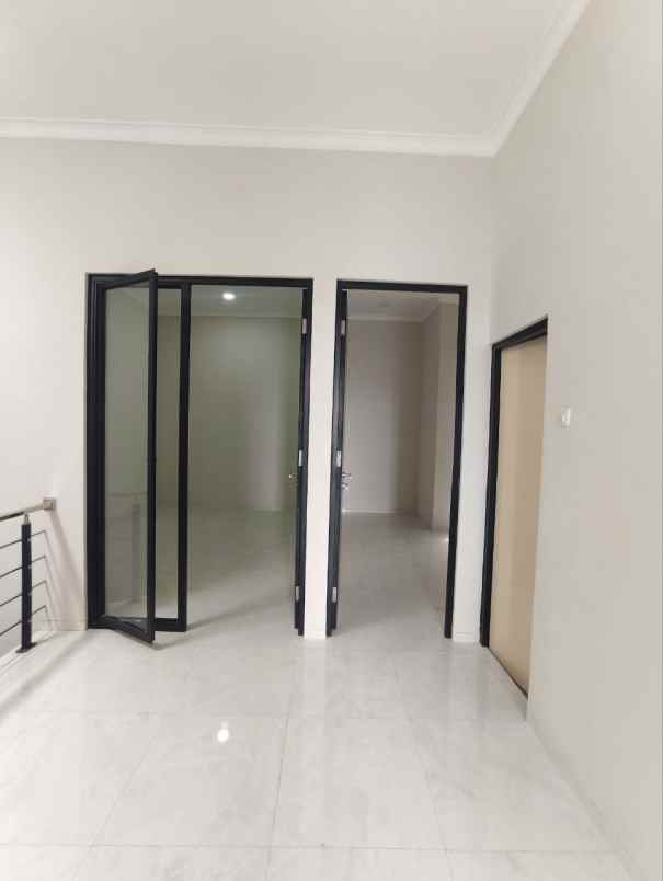 dijual rumah kedung baruk