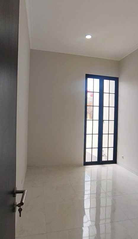 dijual rumah kedung baruk