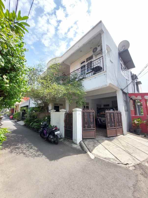 dijual rumah kelapa dua