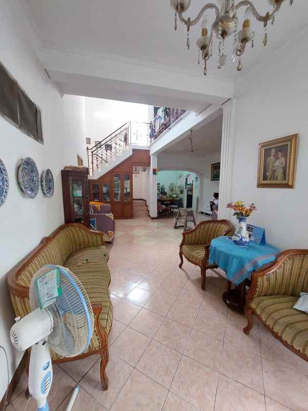 dijual rumah kelapa dua