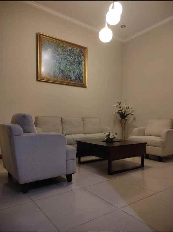 dijual rumah kemang pratama bojong