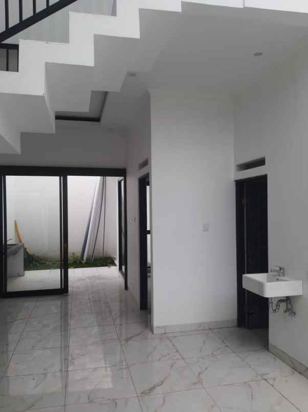 dijual rumah kembar