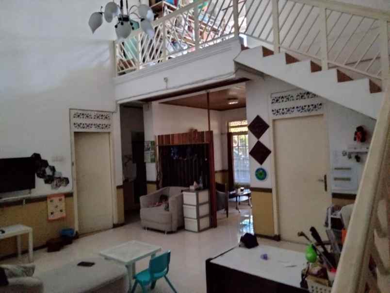 dijual rumah ketintang permai