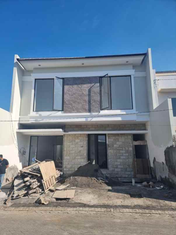 dijual rumah klampis semolo