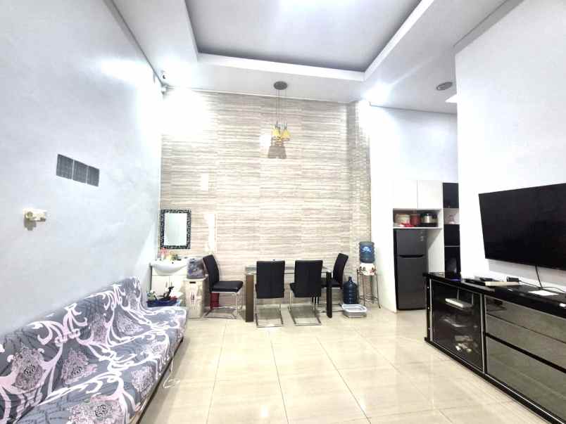 dijual rumah komp beacukai sukapura