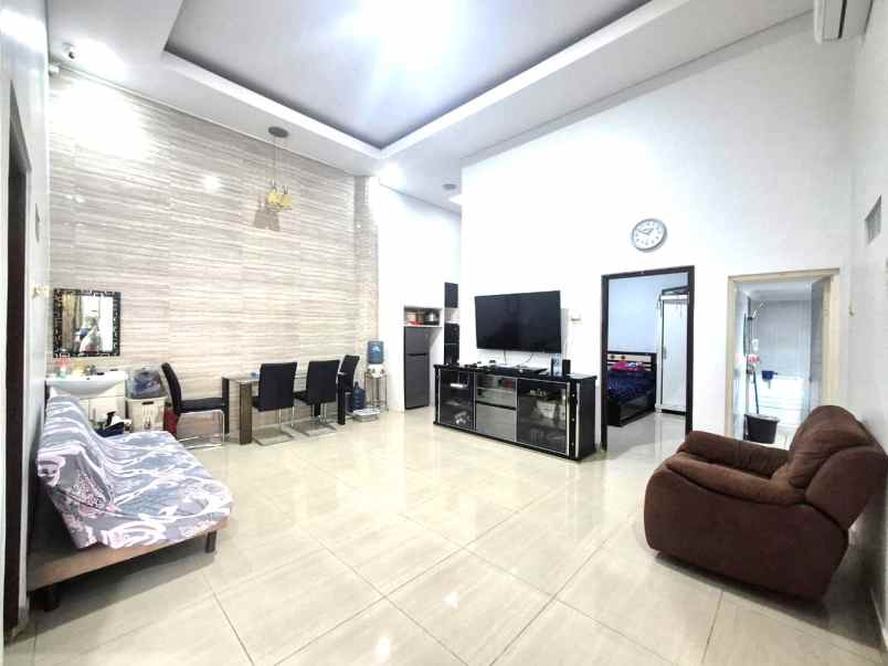 dijual rumah komp beacukai sukapura