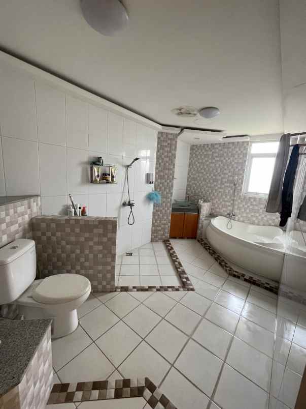 dijual rumah komp villa bandung indah