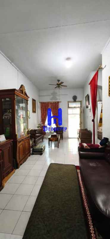 dijual rumah komplek cemara hijau jalan