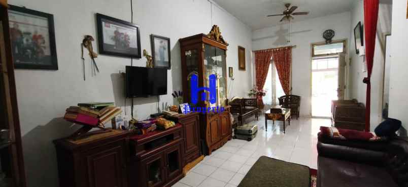 dijual rumah komplek cemara hijau jalan