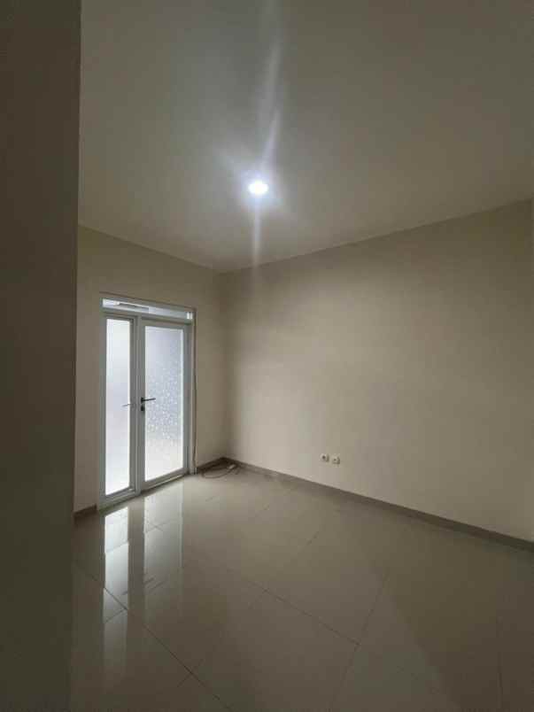 dijual rumah komplek citeureup 8 menit pemkot cimahi