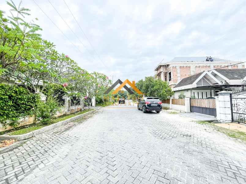 dijual rumah komplek citra wisata jalan
