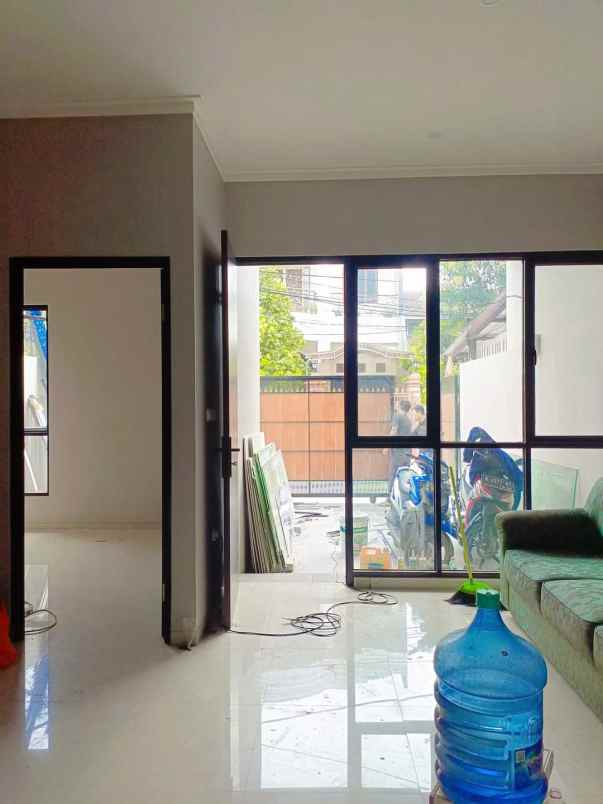 dijual rumah komplek dki meruya