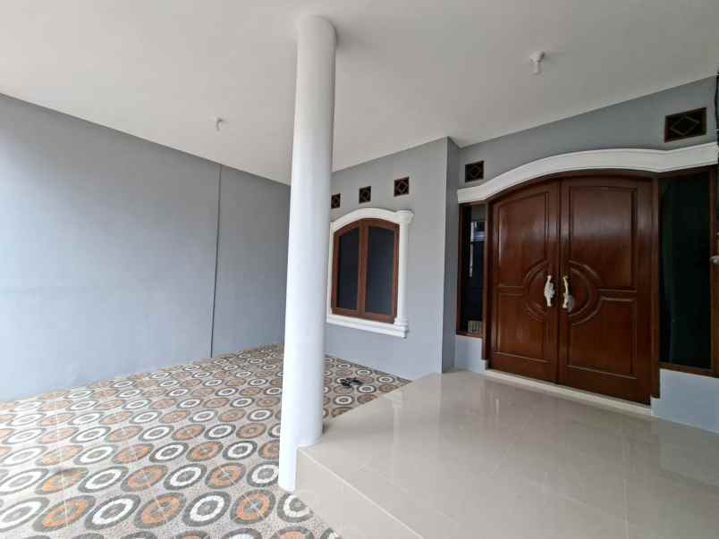 dijual rumah komplek duta kranji