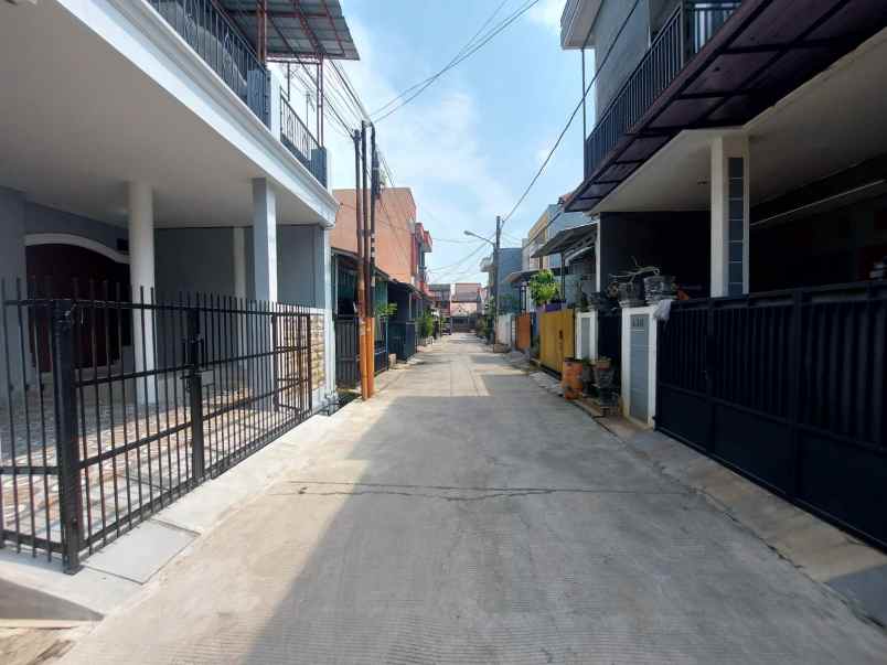 dijual rumah komplek duta kranji