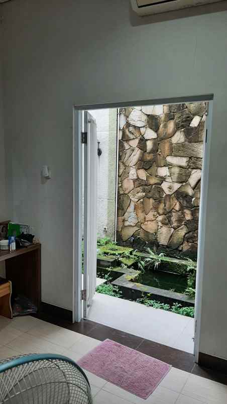 dijual rumah komplek flo residence kav