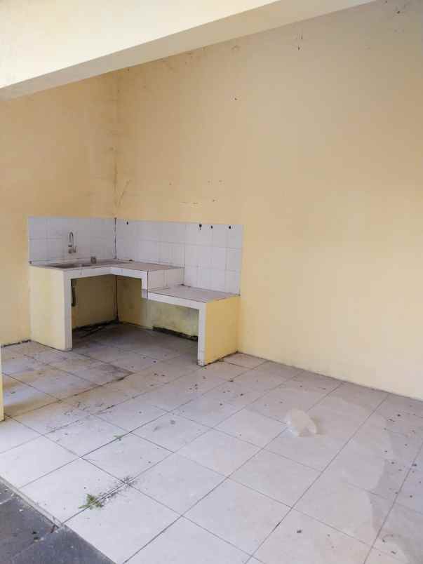 dijual rumah komplek graha safira semtim semarang