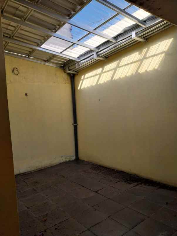 dijual rumah komplek graha safira semtim semarang