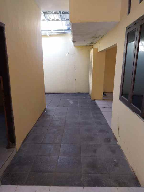 dijual rumah komplek graha safira semtim semarang