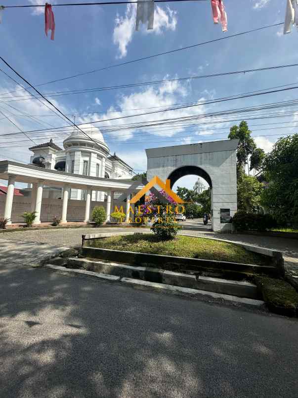 dijual rumah komplek grand murai land